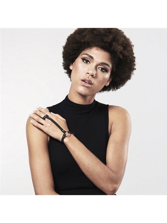 Bijoux Indiscrets Maze Hand Bracelet - Bracciale con Anello in Pelle Vegana - Nero