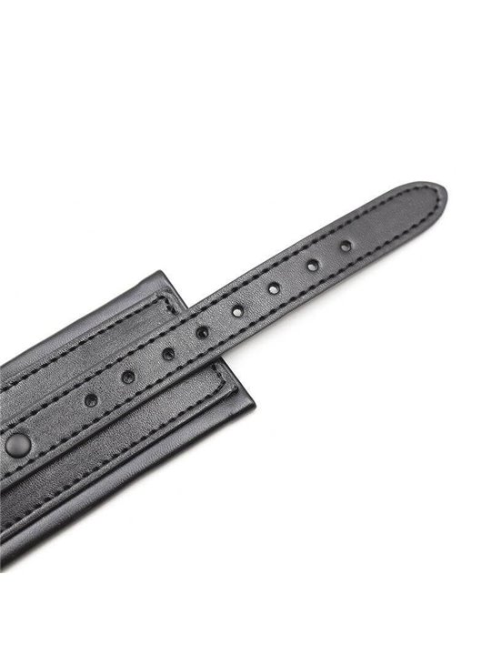 Ohmama Fetish - Wrist Restrictions