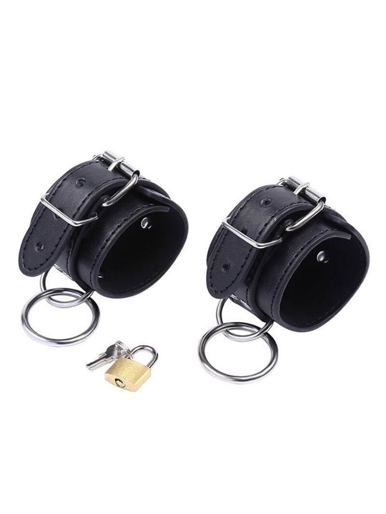 Ohmama Fetish O-Ring Locked Wrist Restraints