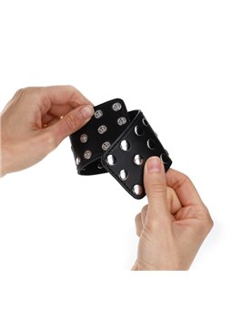 Kink - Polsini in Pelle Vegana Neri con Chiusura a Scatto e Rivetti