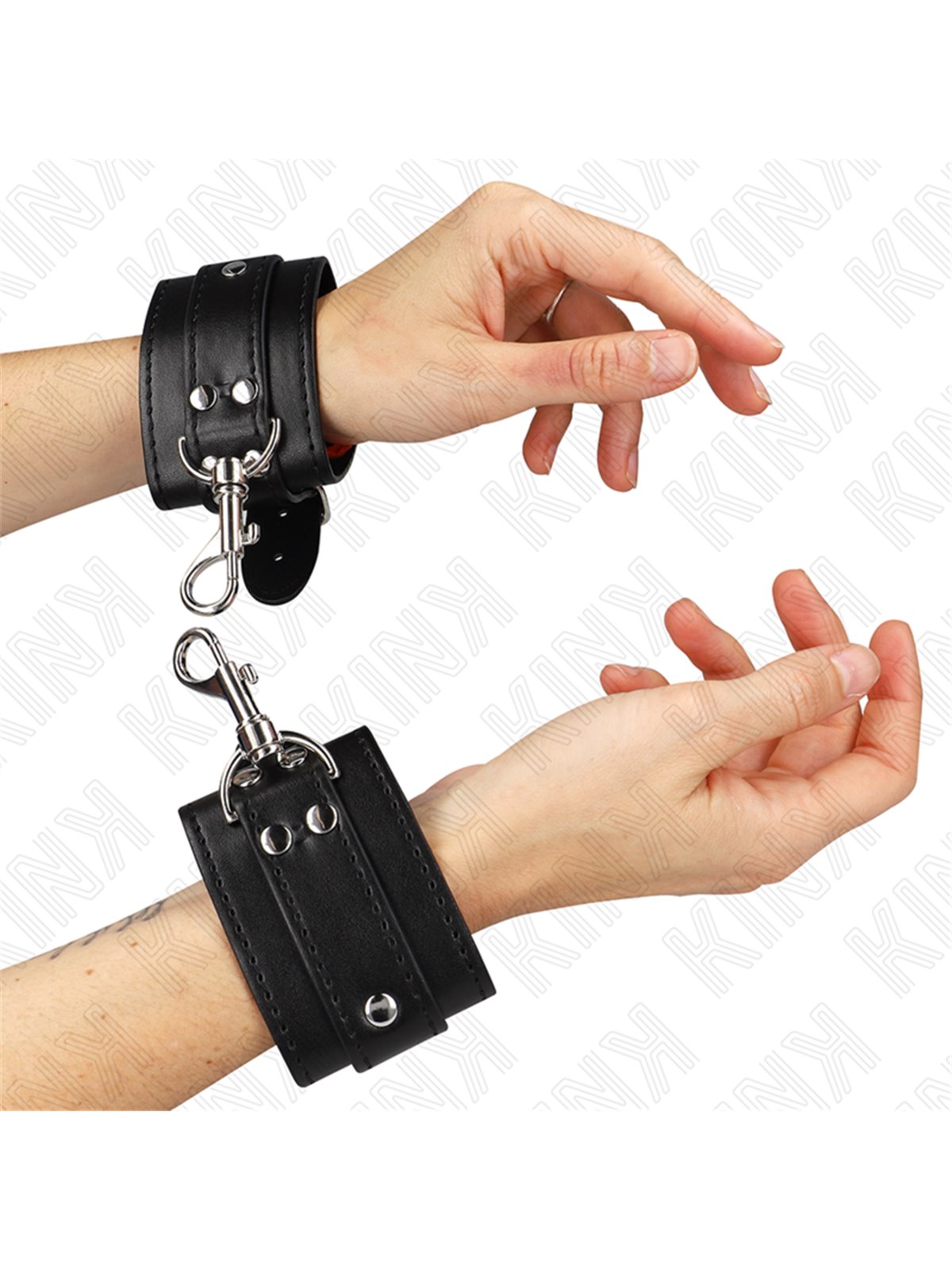 Kink - Polsini Stile Dungeon in Pelle Vegana Nera Regolabili 21-28 Cm x 5,5 Cm