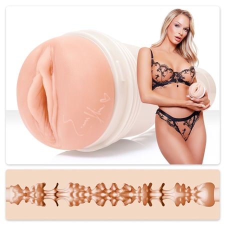 FleshLight - Emma Hix Realistic Vagina Masturbator for Men